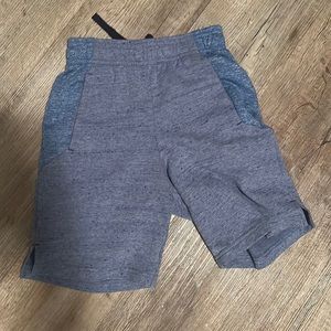 Size small (6/7) boys champion shorts